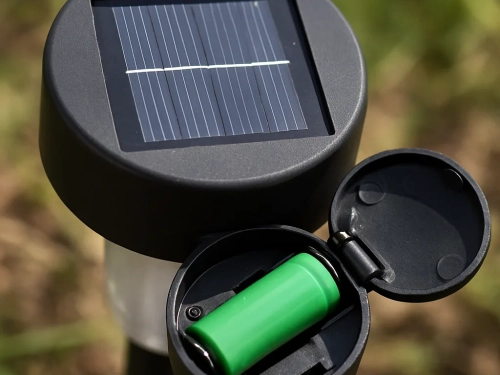 Jak wybrać lampki solarne do ogrodu i na działkę — praktyczny poradnik zakupowy