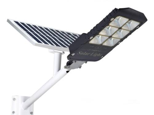 Montaż latarni solarnej z oddzielnym panelem .