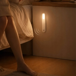 Lampka LED z czujnikiem ruchu USB magnetyczna do szafy na schody 1,5W biała