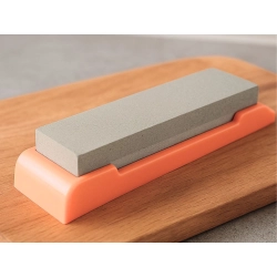 Ostrzałka kamienna do noży nożyczek dwustronna prostokątna na podstawce