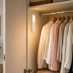 Lampka LED z czujnikiem ruchu USB magnetyczna do szafy na schody 1,5W biała