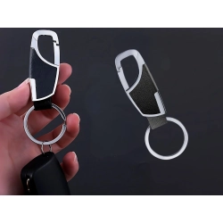 Brelok do kluczy z karabińczykiem metalowy sztuczna skóra srebrny czarny