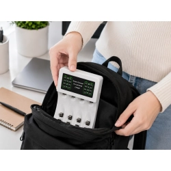 Ładowarka do akumulatorków AA i AAA Verk Group z 4 akumulatorkami AA i kablem USB-C