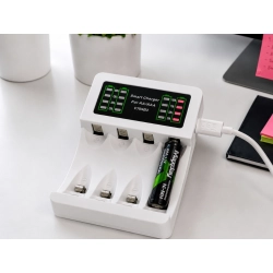 Ładowarka do akumulatorków AA i AAA Verk Group z 4 akumulatorkami AA i kablem USB-C