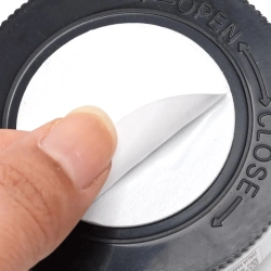 Lampka nocna RGB z pilotem zdalnego sterowania na baterie 3 AAA