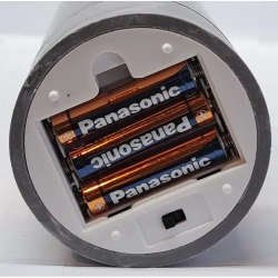 Świeca wkład LED 15x7cm żywy płomień w osłonie z szarą podstawą 2xAAA