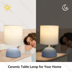 Ceramiczna lampa stołowa z trzonkiem E14 do przytulnego wnętrza - jasnoniebieska ceramiczna podstawa z fakturą