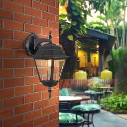 Lampa ścienna vintage czarna z gwintem E27 do przytulnego wnętrza - czarna lampa latarniowa z ozdobnym szpikulcem