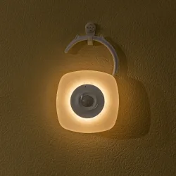 Akumulatorowa lampka nocna LED 18lm z czujnikiem ruchu i ładowaniem USB ciepła barwa do przytulnego klimatu