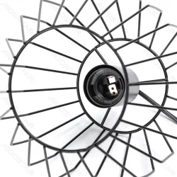 Żelazna lampa wisząca E27 Aigostar model 273231145 o industrialnym stylu