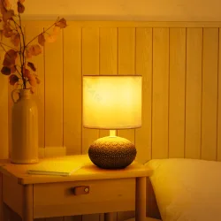 Ceramiczna lampa stołowa z oprawą E14 do przytulnego wnętrza