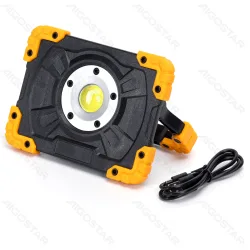 Akumulatorowy reflektor LED 5W 500 lm Aigostar do wygodnego oświetlenia mobilnego