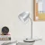 Lampa biurkowa srebrna na trzonek E27 idealna do przytulnego klimatu