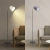 Drewniana lampa podłogowa Aigostar E14 stylowa i trwała do salonu